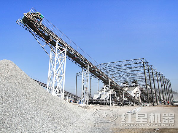 配1520反擊破和給料機石子生產(chǎn)線現(xiàn)場 配1520反擊破和給料機石子生產(chǎn)線現(xiàn)場