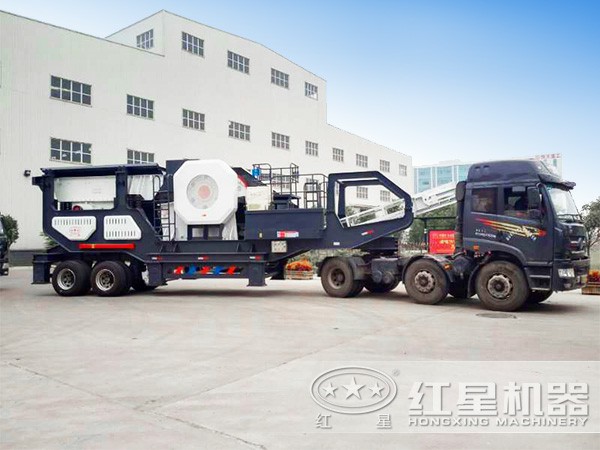 風(fēng)化巖移動破碎機(jī):配顎式破碎機(jī) 風(fēng)化巖移動破碎機(jī):配顎式破碎機(jī)