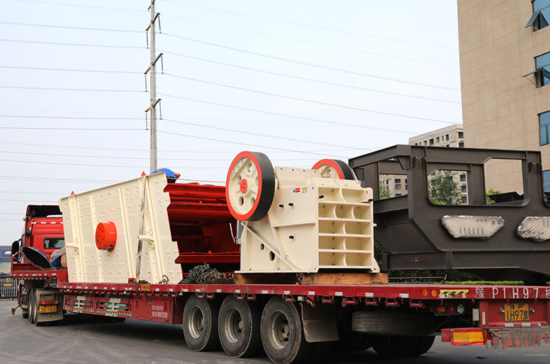 成套煤矸石破碎機(jī)發(fā)貨現(xiàn)場(chǎng) 成套煤矸石破碎機(jī)發(fā)貨現(xiàn)場(chǎng)