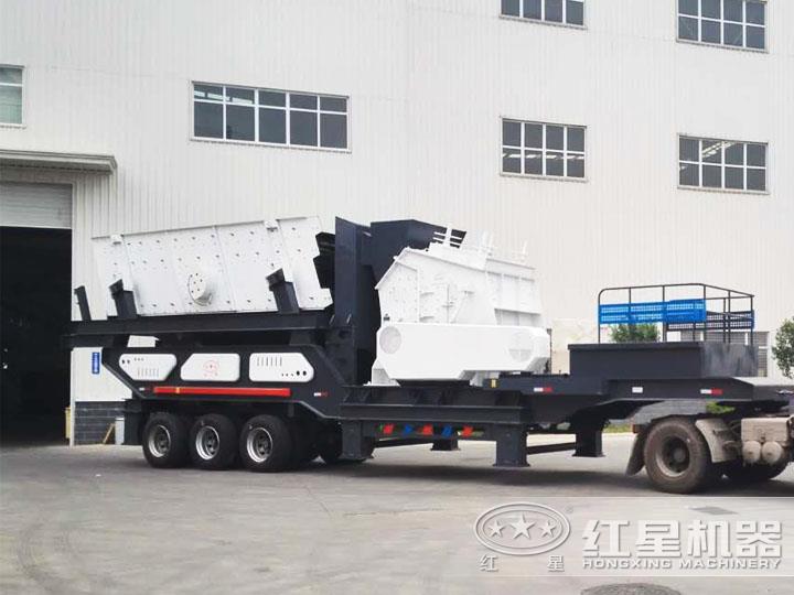 反擊破移動破碎機(jī)、二段破碎粒度均勻，產(chǎn)量高