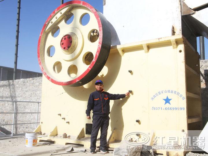 大型環保鄂式破石機生產現場,效果好,用戶評價高 大型環保鄂式破石機生產現場,效果好,用戶評價高