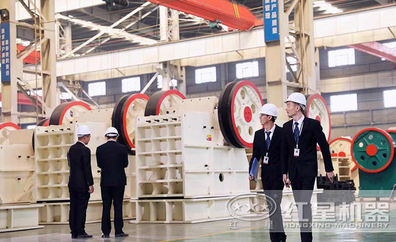 紅星大型設(shè)備生產(chǎn)車間 紅星大型設(shè)備生產(chǎn)車間