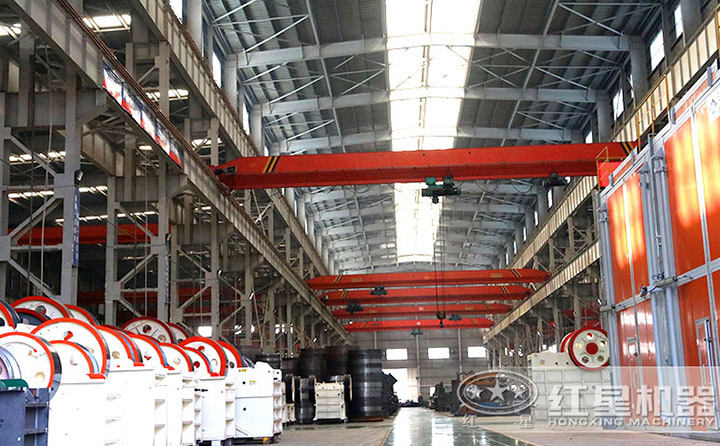 PE1200\*1500顎破機廠家為用戶提供現貨咨詢服務，地址：河南省鄭州市高新區梧桐街與紅松路交叉口中國高端礦機生產出口基地園區 