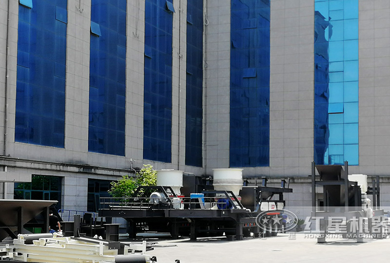 河南紅星移動碎石機器價格實惠,廠家現貨 河南紅星移動碎石機器價格實惠,廠家現貨