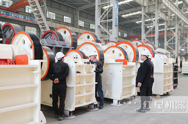 69型碎石機(jī)廠家有現(xiàn)貨,歡迎來(lái)廠考察 69型碎石機(jī)廠家有現(xiàn)貨,歡迎來(lái)廠考察