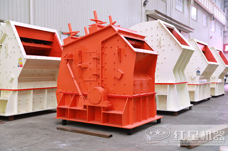 青石反擊式破碎機設(shè)備圖 青石反擊式破碎機設(shè)備圖