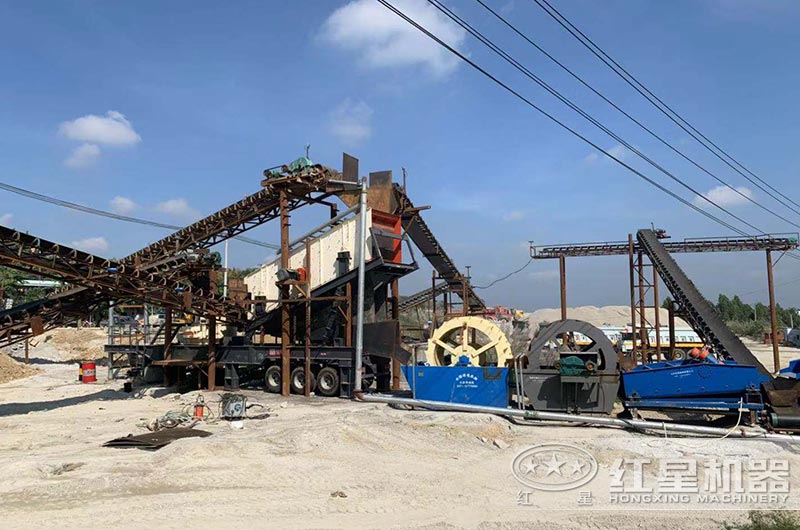 海南客戶移動式制砂機(jī)生產(chǎn)現(xiàn)場 海南客戶移動式制砂機(jī)生產(chǎn)現(xiàn)場