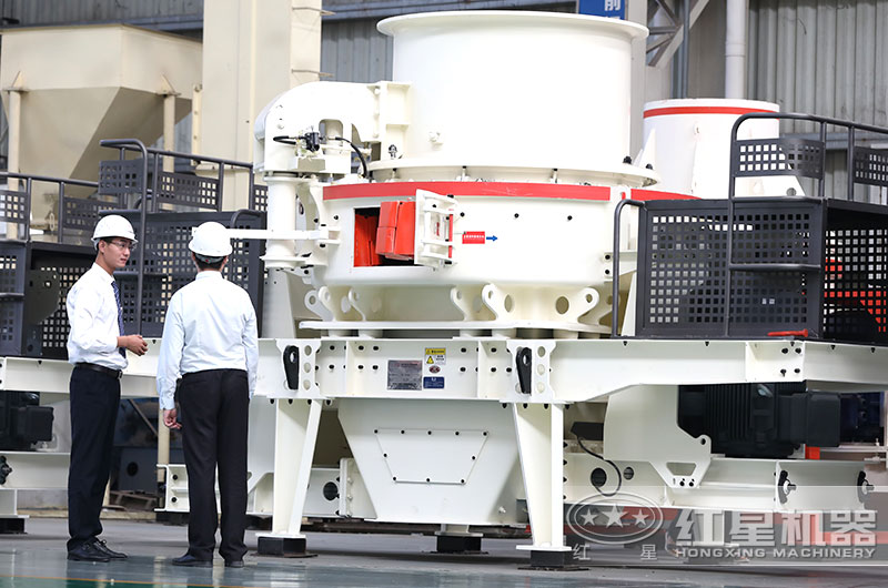 客戶到車間考察，打開設備查看