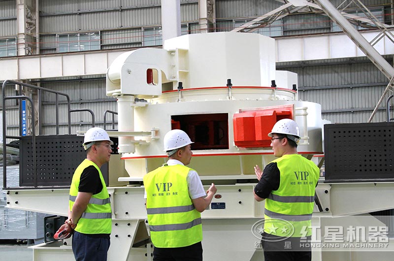 客戶來(lái)到紅星設(shè)備生產(chǎn)車間考察 客戶來(lái)到紅星設(shè)備生產(chǎn)車間考察