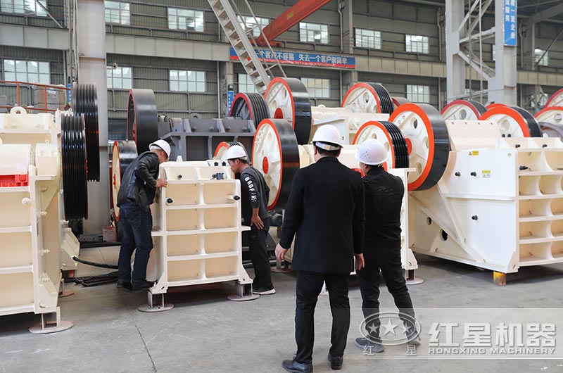 客戶到廠實(shí)地參觀設(shè)備車間 客戶到廠實(shí)地參觀設(shè)備車間