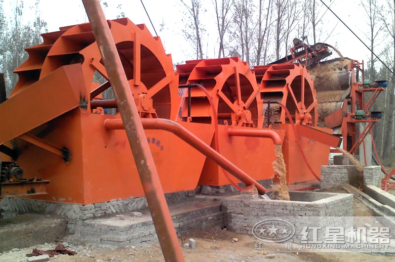 時產(chǎn)300噸洗沙機工作現(xiàn)場 時產(chǎn)300噸洗沙機工作現(xiàn)場