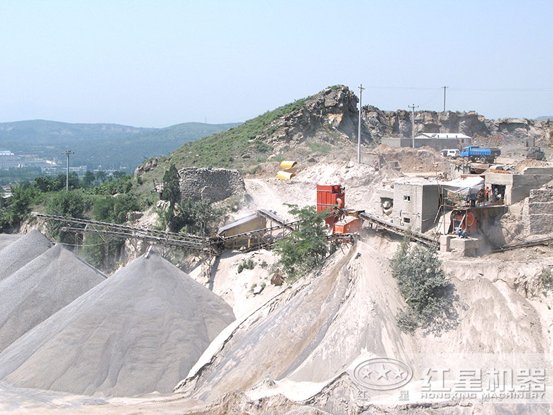 機(jī)制砂生產(chǎn)現(xiàn)場(chǎng) 機(jī)制砂生產(chǎn)現(xiàn)場(chǎng)