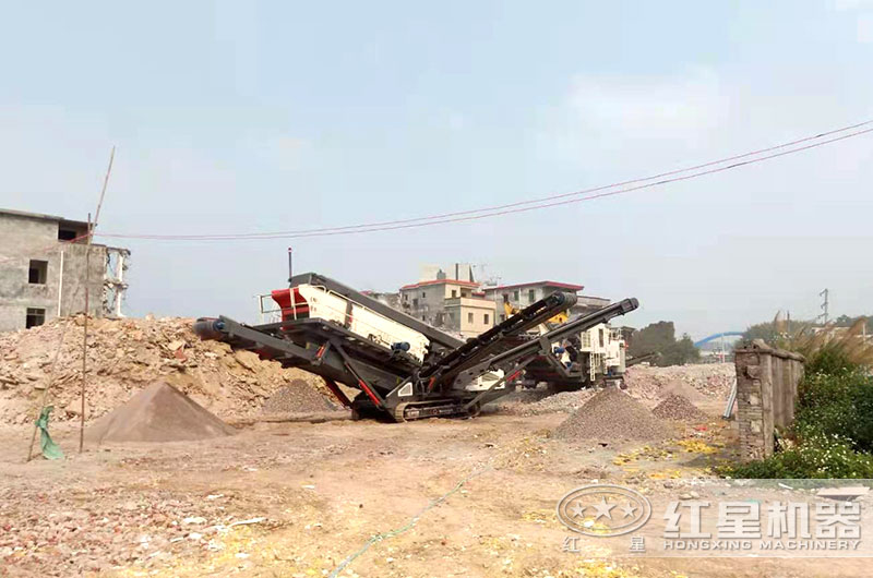 履帶式建筑垃圾破碎機(jī)生產(chǎn)現(xiàn)場圖片 履帶式建筑垃圾破碎機(jī)生產(chǎn)現(xiàn)場圖片