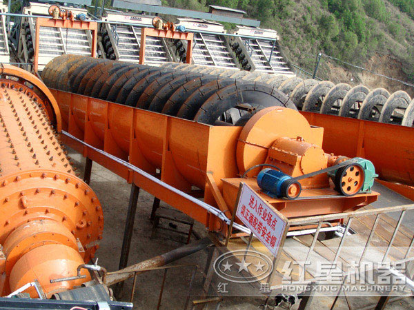 螺旋分級機(jī)現(xiàn)場圖 螺旋分級機(jī)現(xiàn)場圖