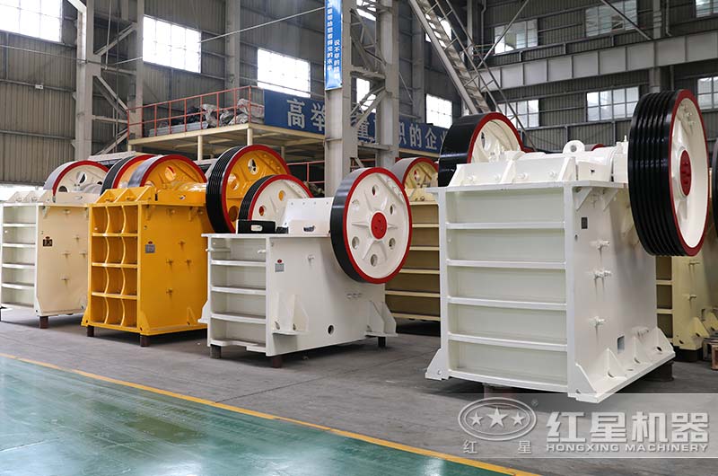 顎式破碎機用來粗碎加工石灰石 顎式破碎機用來粗碎加工石灰石