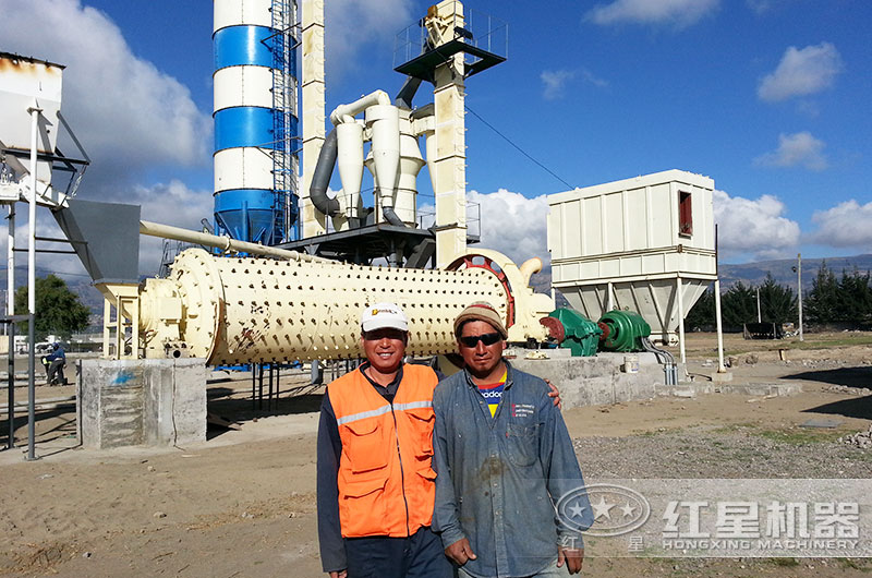 磨礦機(jī)生產(chǎn)現(xiàn)場(chǎng) 磨礦機(jī)生產(chǎn)現(xiàn)場(chǎng)