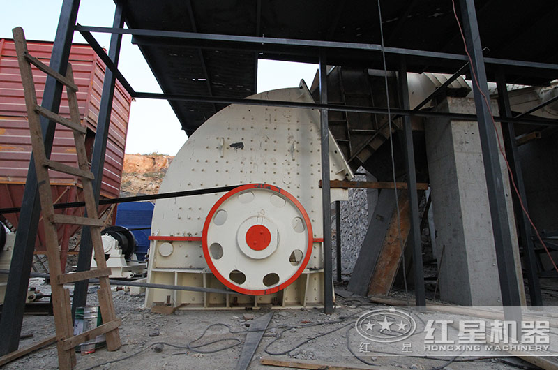 石灰石破碎加工現(xiàn)場 石灰石破碎加工現(xiàn)場