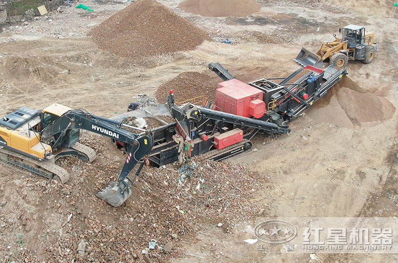 移動式破碎機建筑垃圾破碎現場