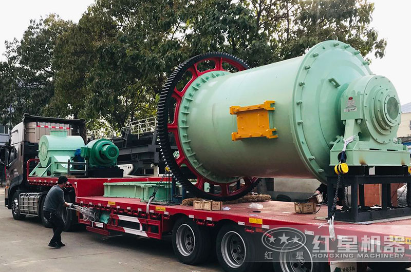 紅星球磨機裝車發(fā)貨現(xiàn)場 紅星球磨機裝車發(fā)貨現(xiàn)場